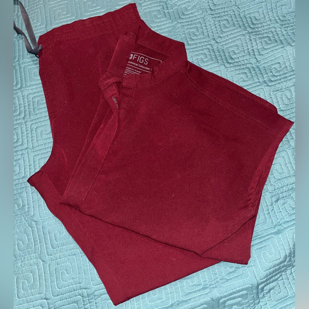 Figs scrubs set!